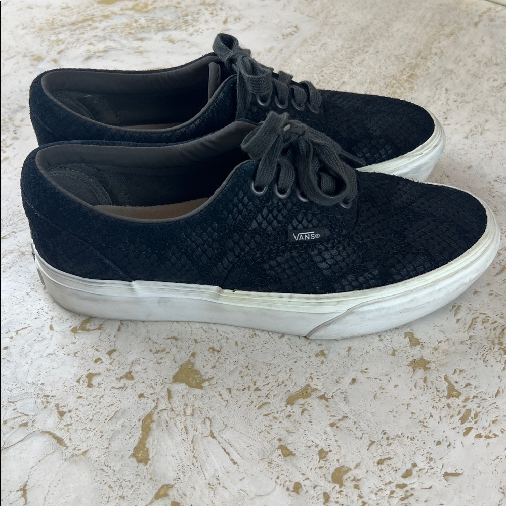 Vans Black Animal Era Embossed Platform Trainers Womens 8, men’s 6.5 - Picture 4 of 11